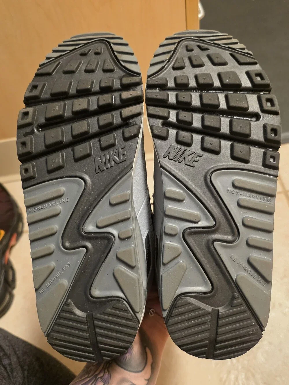 Nike Dark Gray Mesh & Suede Trainers